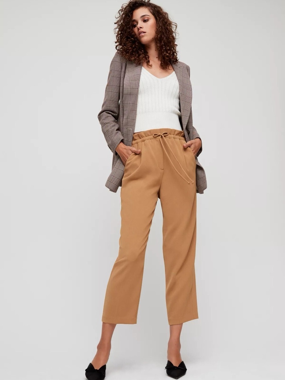 NEW Aritzia Wilfred Kari Paperbag Pants Mustard Yellow Relaxed Fit Size S chic